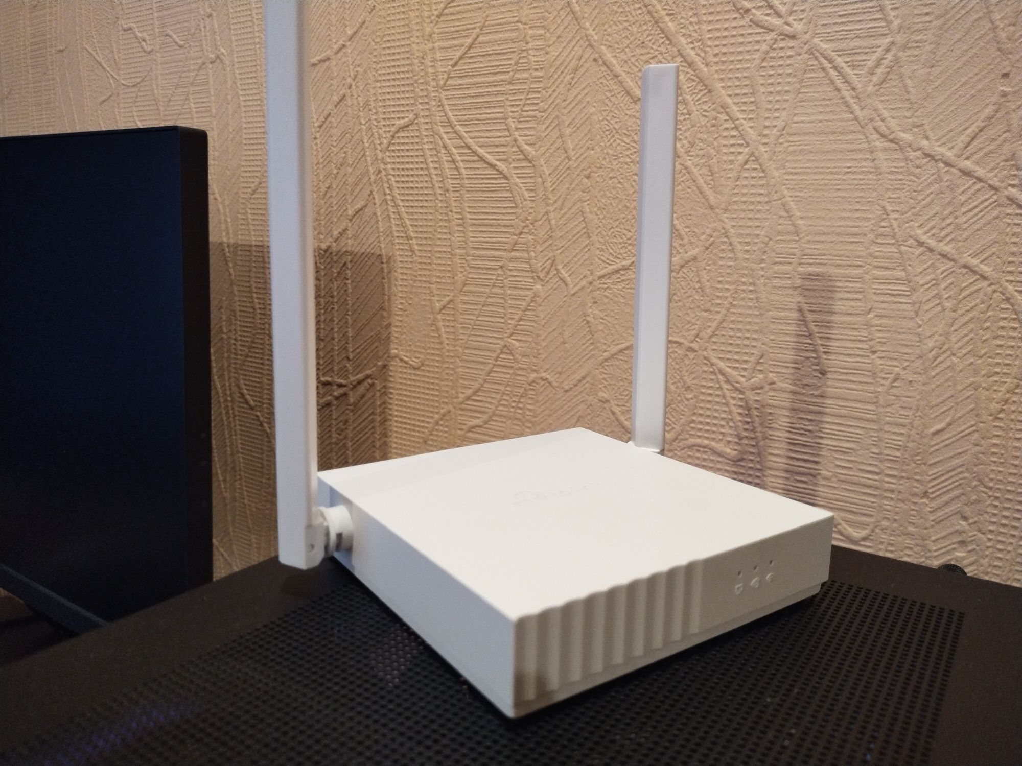 Роутер Tenda AC19/TP-Link TL-WR820n