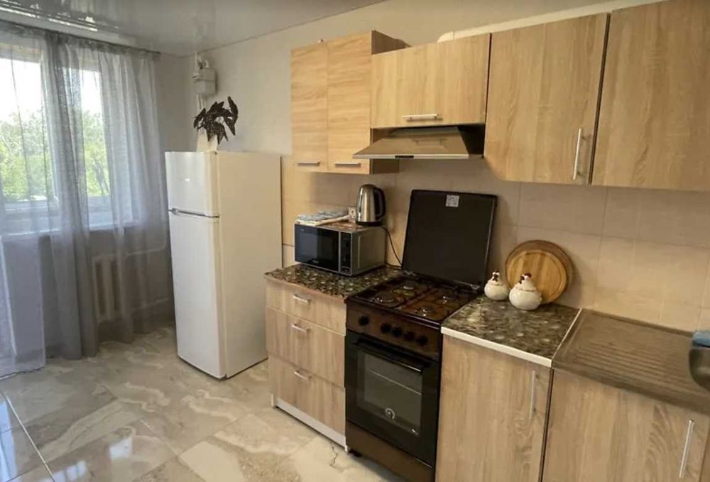 Сдам 3-х ком квартиру посуточно в Одессе по улице Жолио Кюри 64