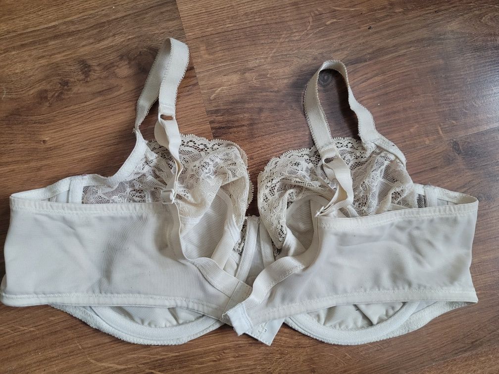 Biustonosz miękki stanik z koronką  Hunkemoller,100D( UK 44D)