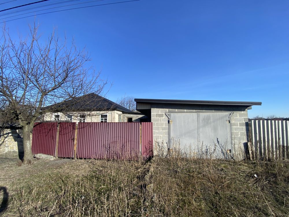 Продається будинок під ремонт в смт. Петропавлівка