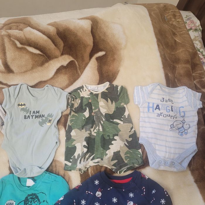 Продам пакет одягу  на хлопчика 0-3 місяці