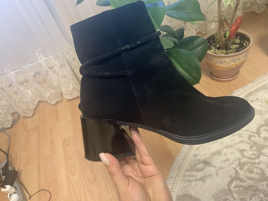 Замшеві черевики