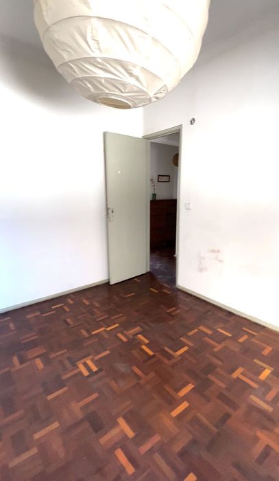 Apartamento T2 para Remodelar Cova da Piedade