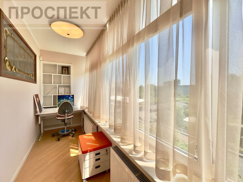 Продаж 4-х кімн.квартири з Авторским ремонтом вул. Петропавлівська .
