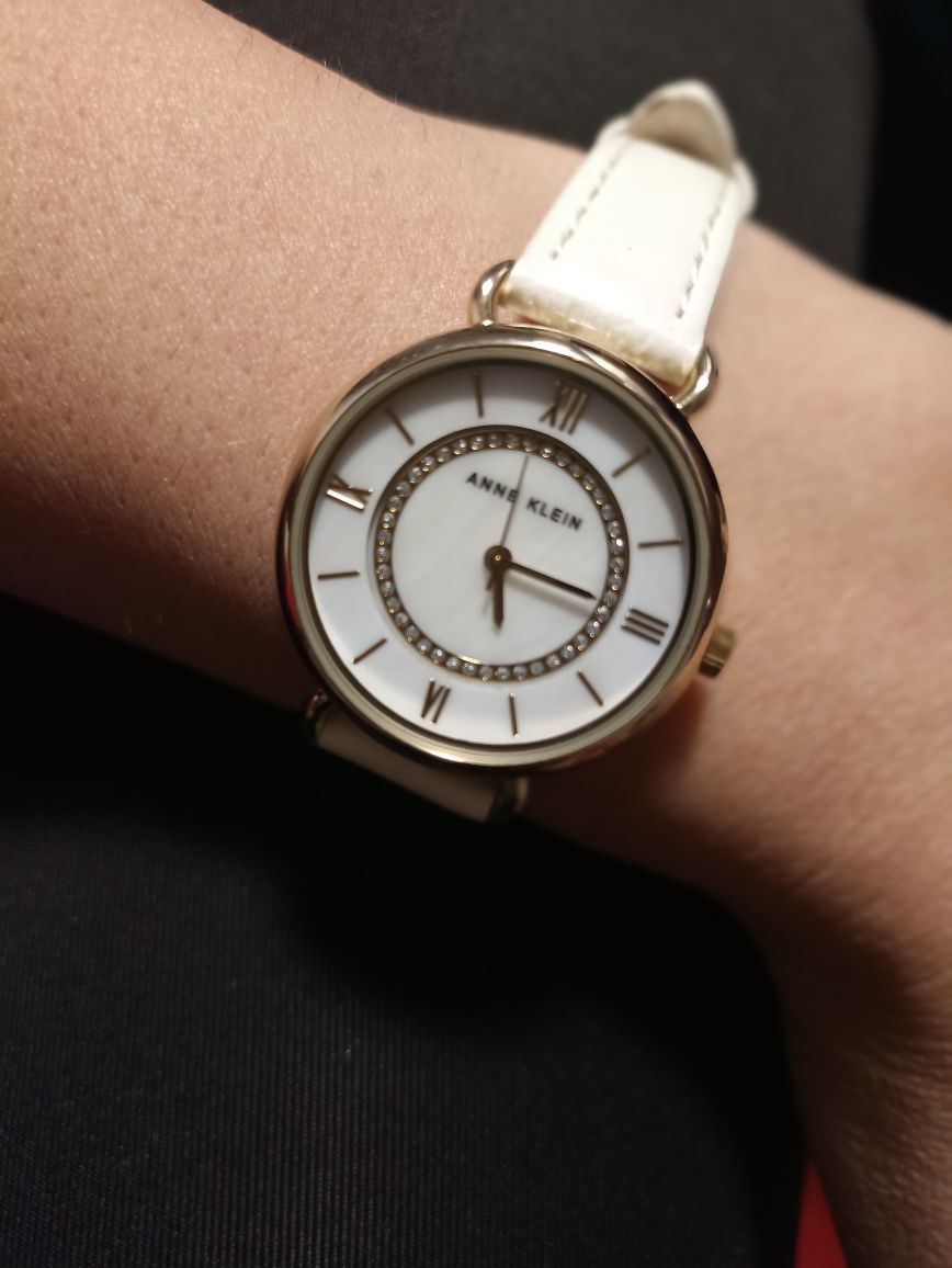 Годинник Anne Klein