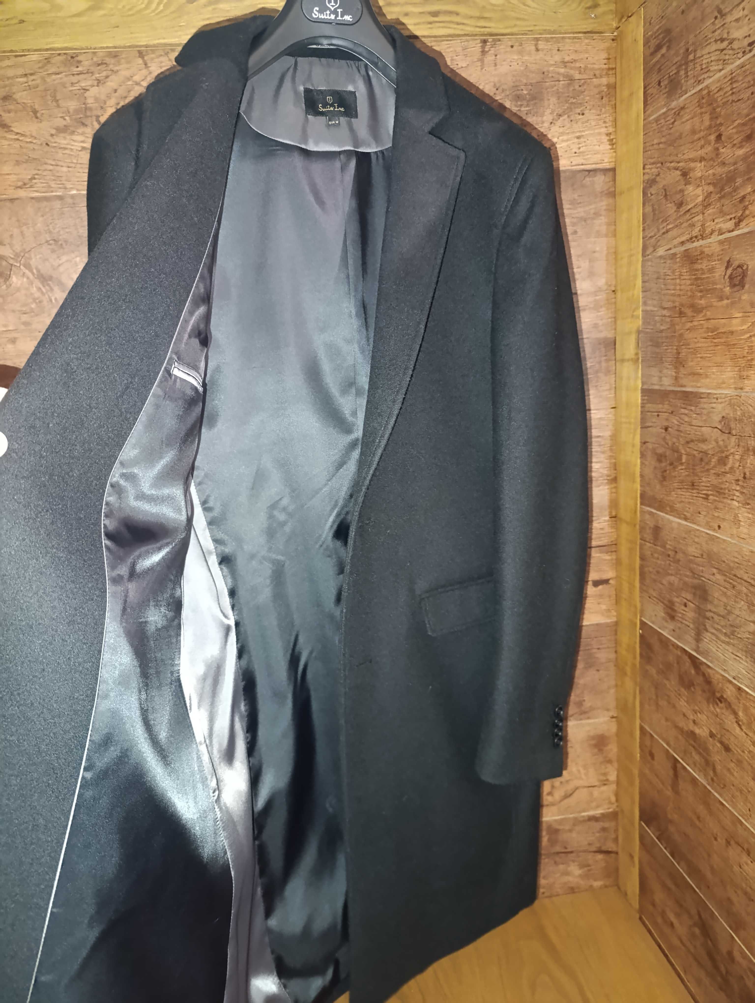 Sobretudo Preto, Suits Inc