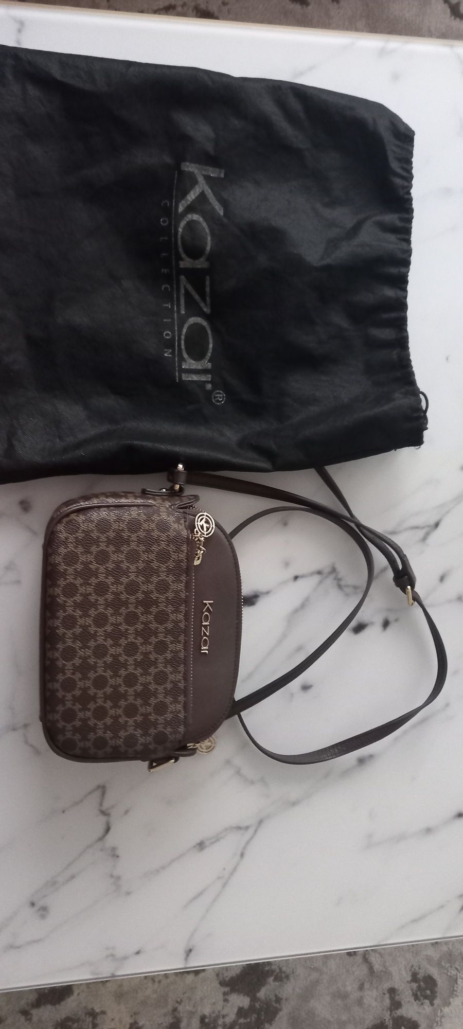 Torba torebka listonoszka kazar monogram wzory brązowa mała jak nowa