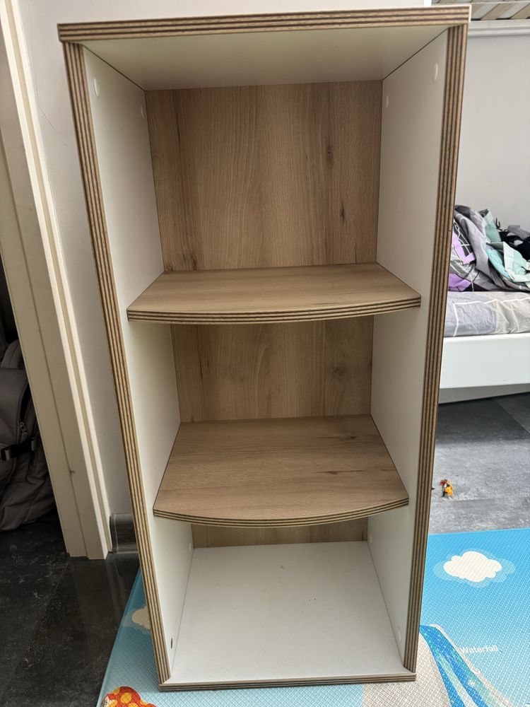 Книжкова шафа Cilec