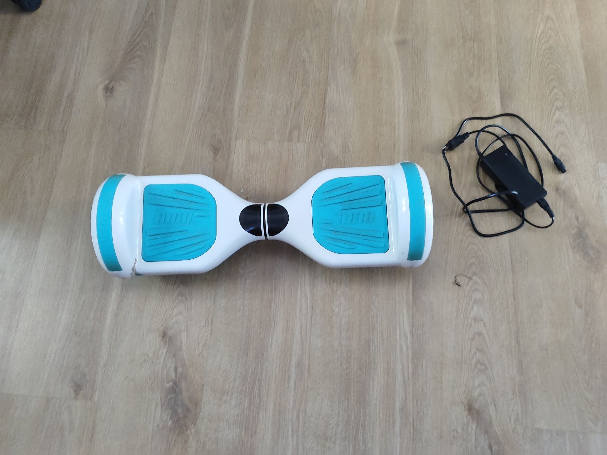 Deskorolka elektryczna skymaster WHEELS 6,5 DUAL biało-miętowa