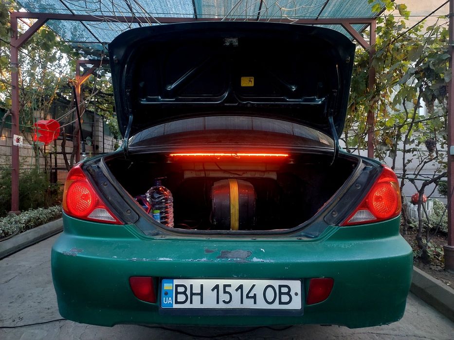 Kia Sephia 2/1.6 бенз./2003 год