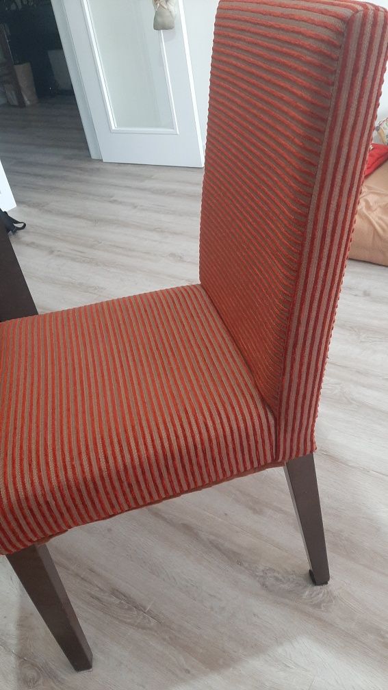 6 cadeiras de jantar em tecido, 50€ cd