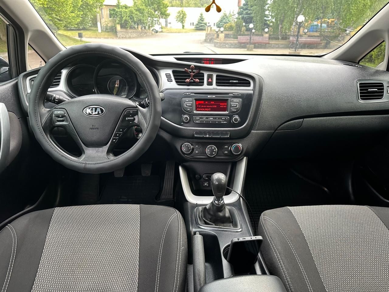 Kia ceed 1.4 газ-бензин 2012г.