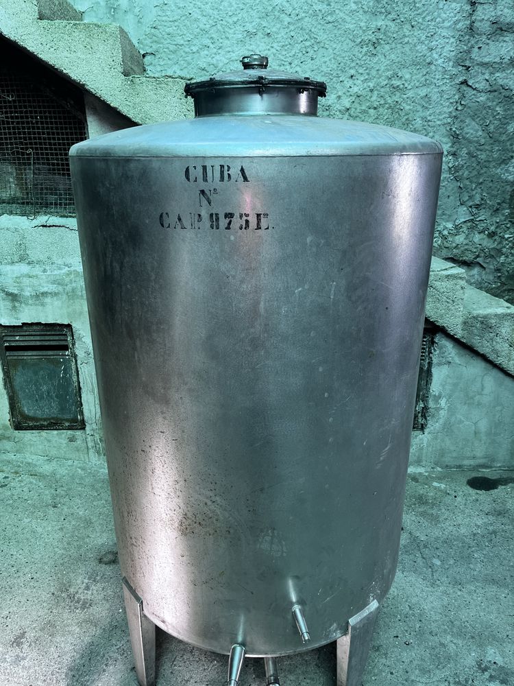 Cuba de Inox com 975L de capacidade