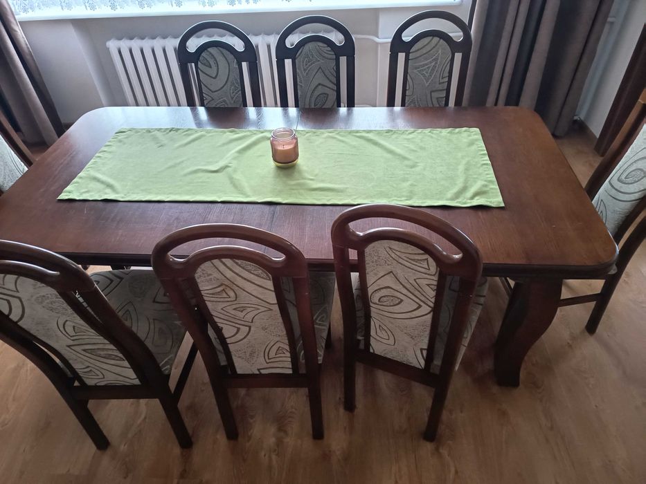 Stół i 12 krzeseł