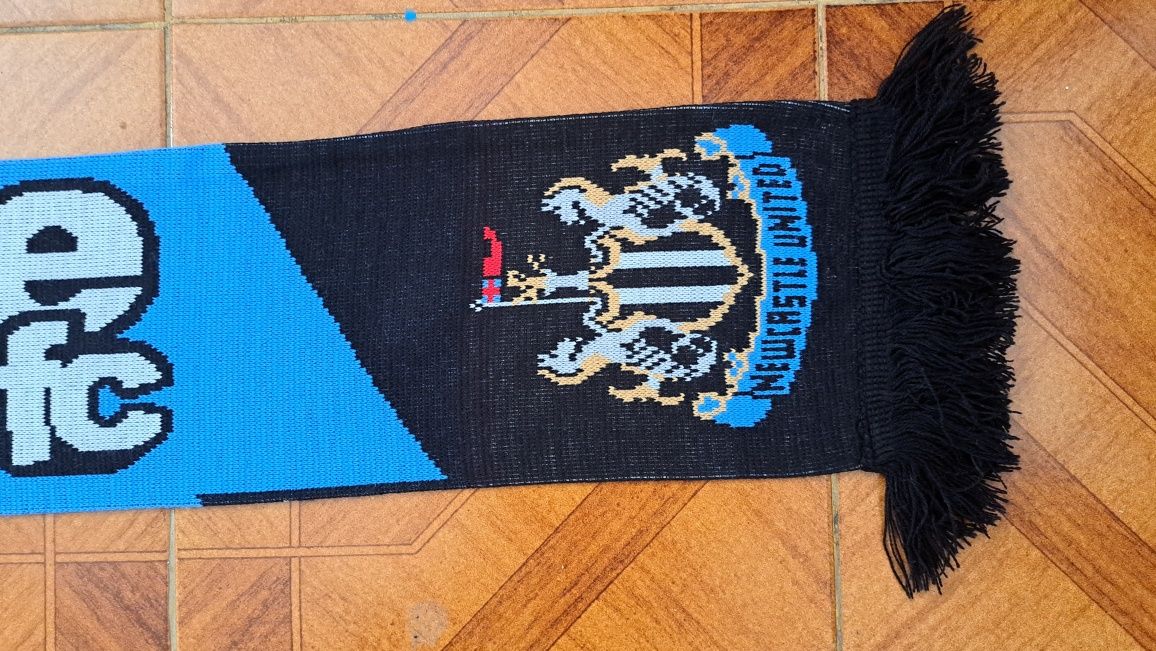 Cachecóis duplos do Newcastle United FC