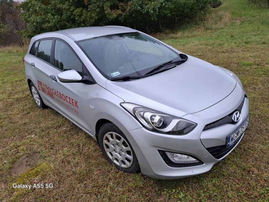 Hyundai i30 1,4 2015 - hotelowy bus SPA na dowóz relaksu