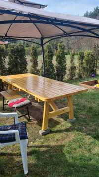 Duży stół ogrodowy