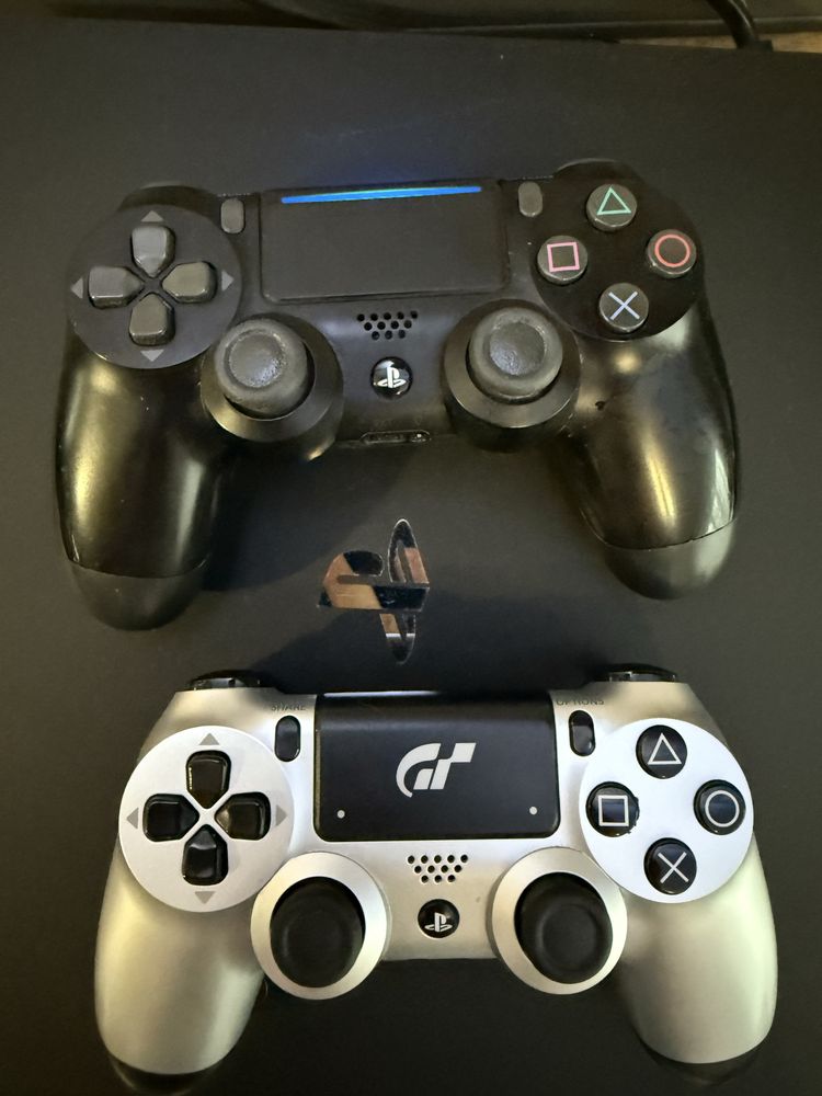 Playstation 4 PRO 1TB | 2 Pady+ 7 Gier + Stacja Ład.
