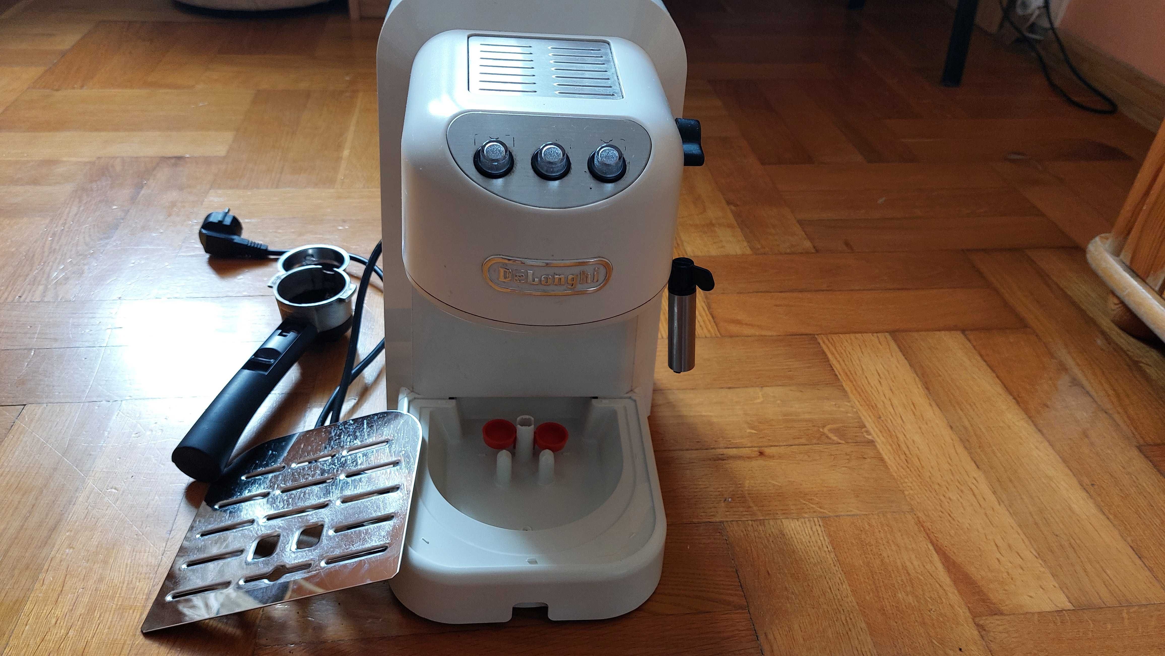 Ekspres DELONGHI EC251.W biały