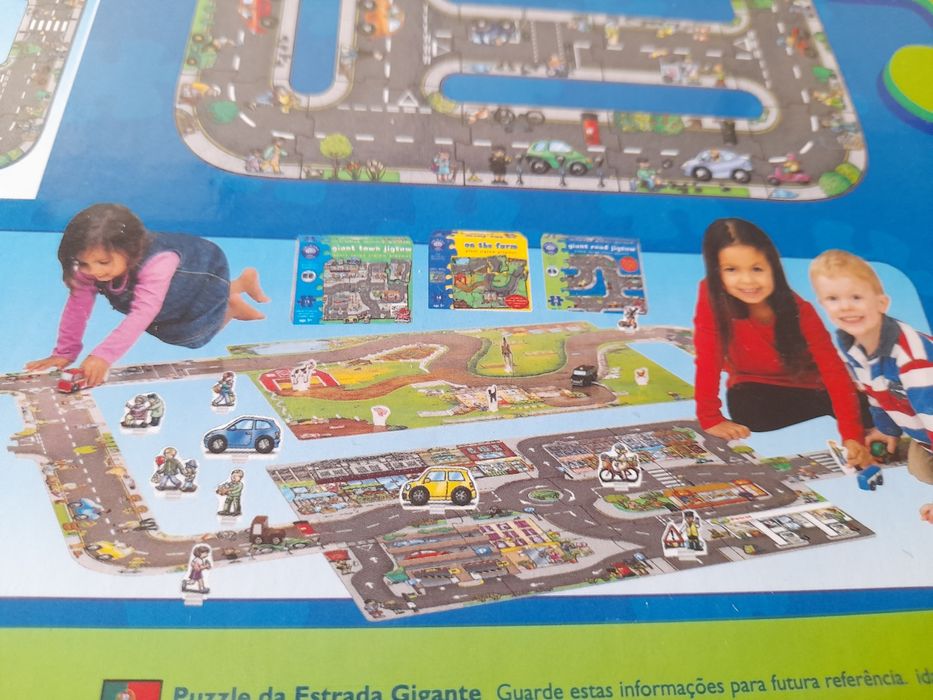 2 puzzles gigantes que se juntam - cidade e quinta