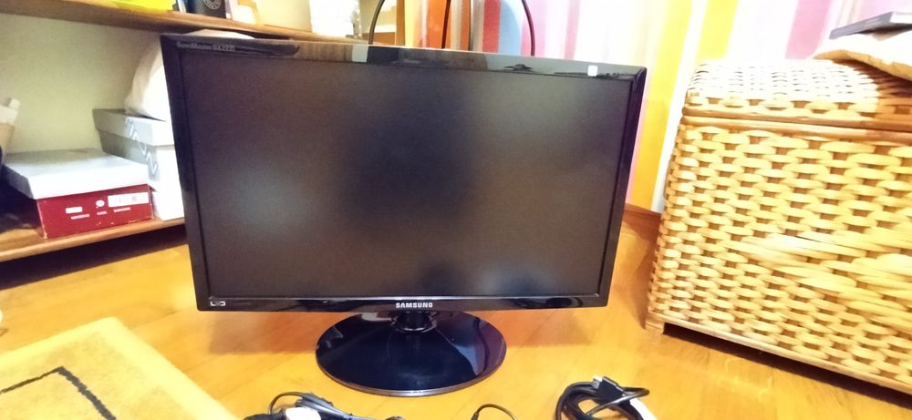 Monitor SAMSUNG 23"