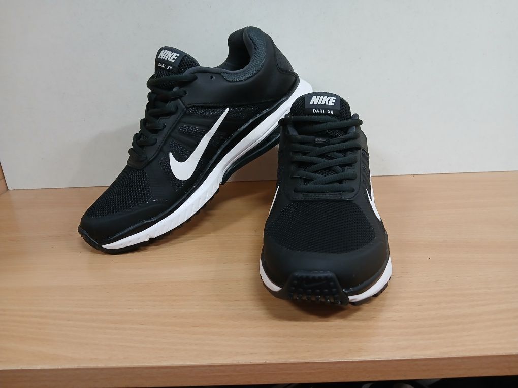 Кросівки 40-39 р 25,5 см Nike  Dart ХІІ Оригінал