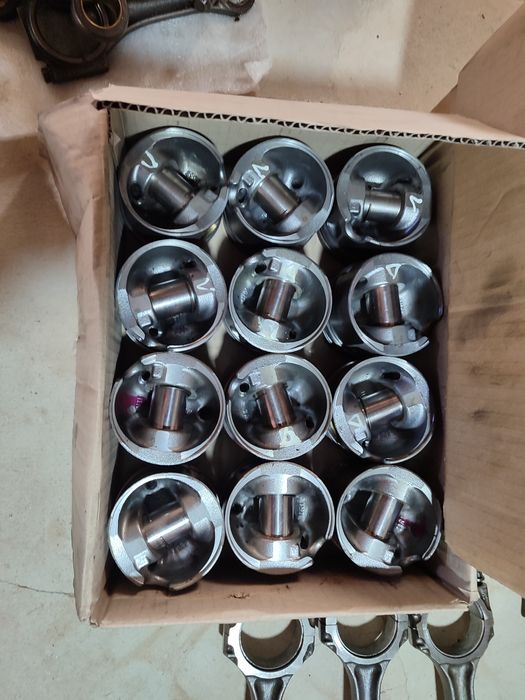 Поршень шатун колінвал Volkswagen Passat Golf Sharan Octavia 1.9 2.0