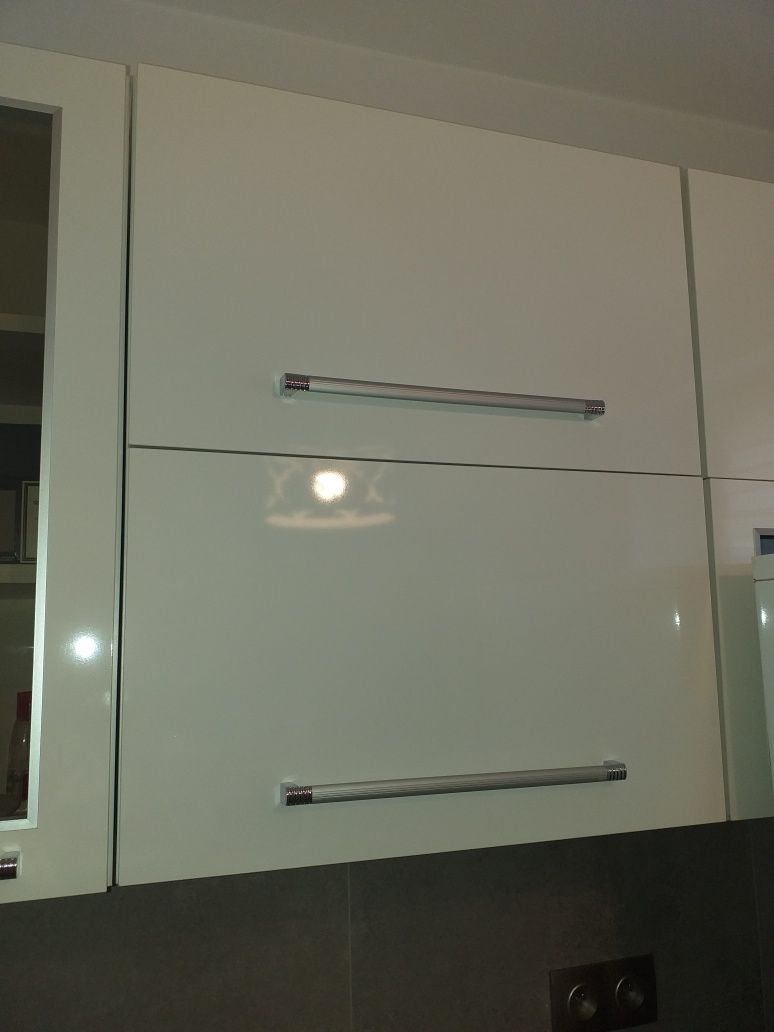 Szafki wiszące  60 cm  Meble kuchenne *  wysoki połysk białe/perłowe