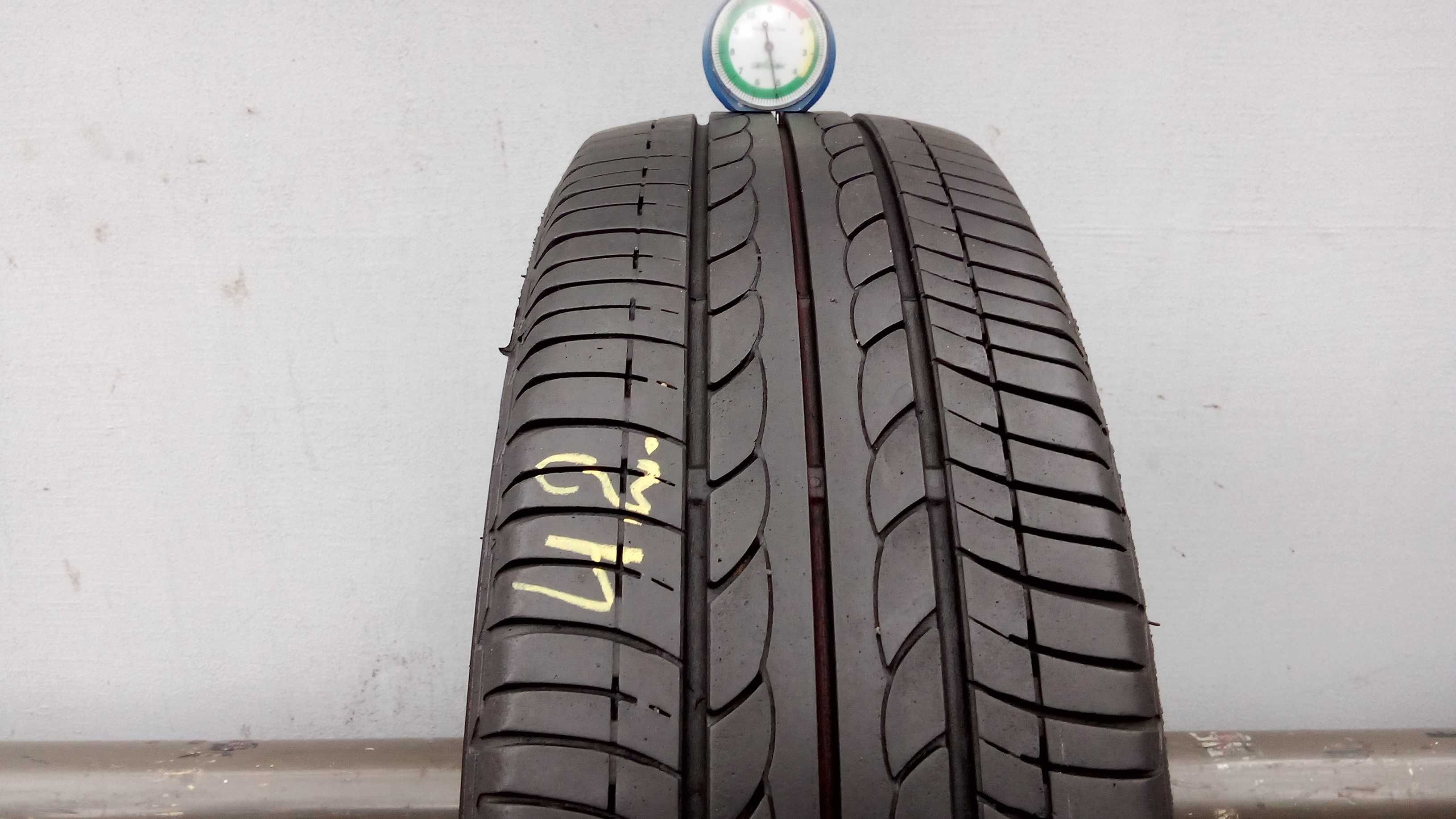 Pojedyncza Opona Letnia Bridgestone 175x65x15 84H 5,2mm