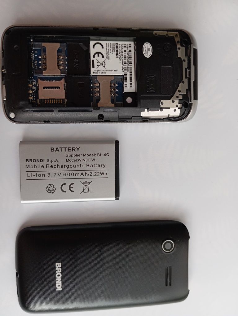 Brondi telefon komórkowy