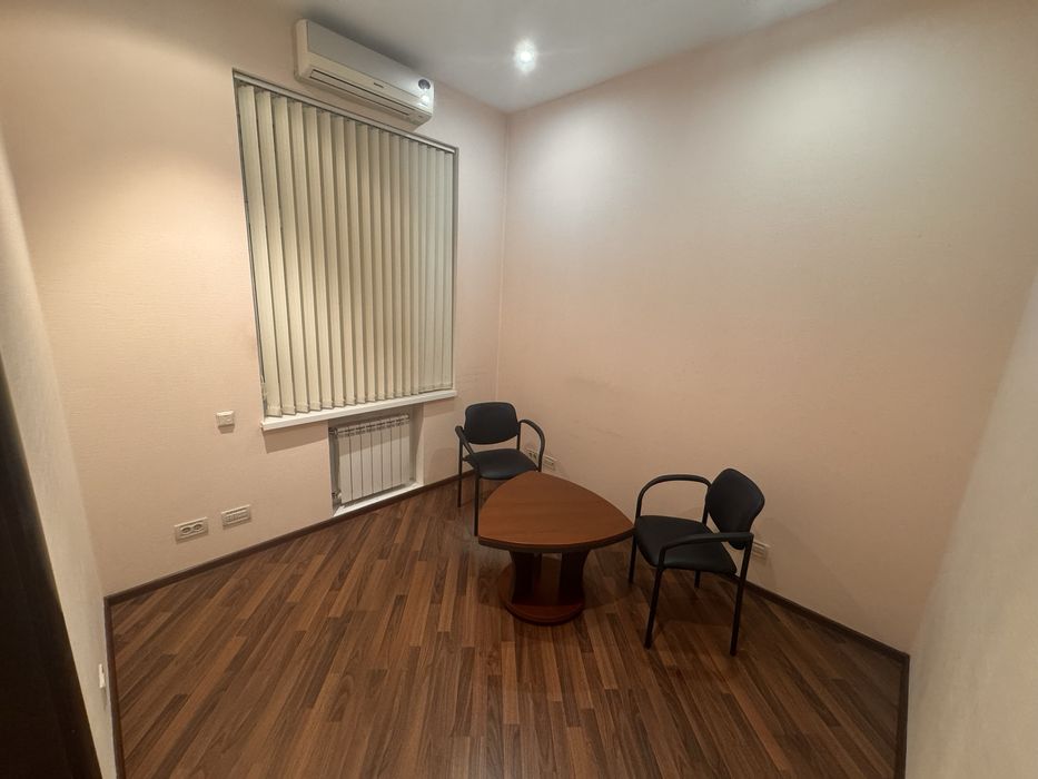 Оренда офісу в центрі , з меблями ,75м2 , три кабінети