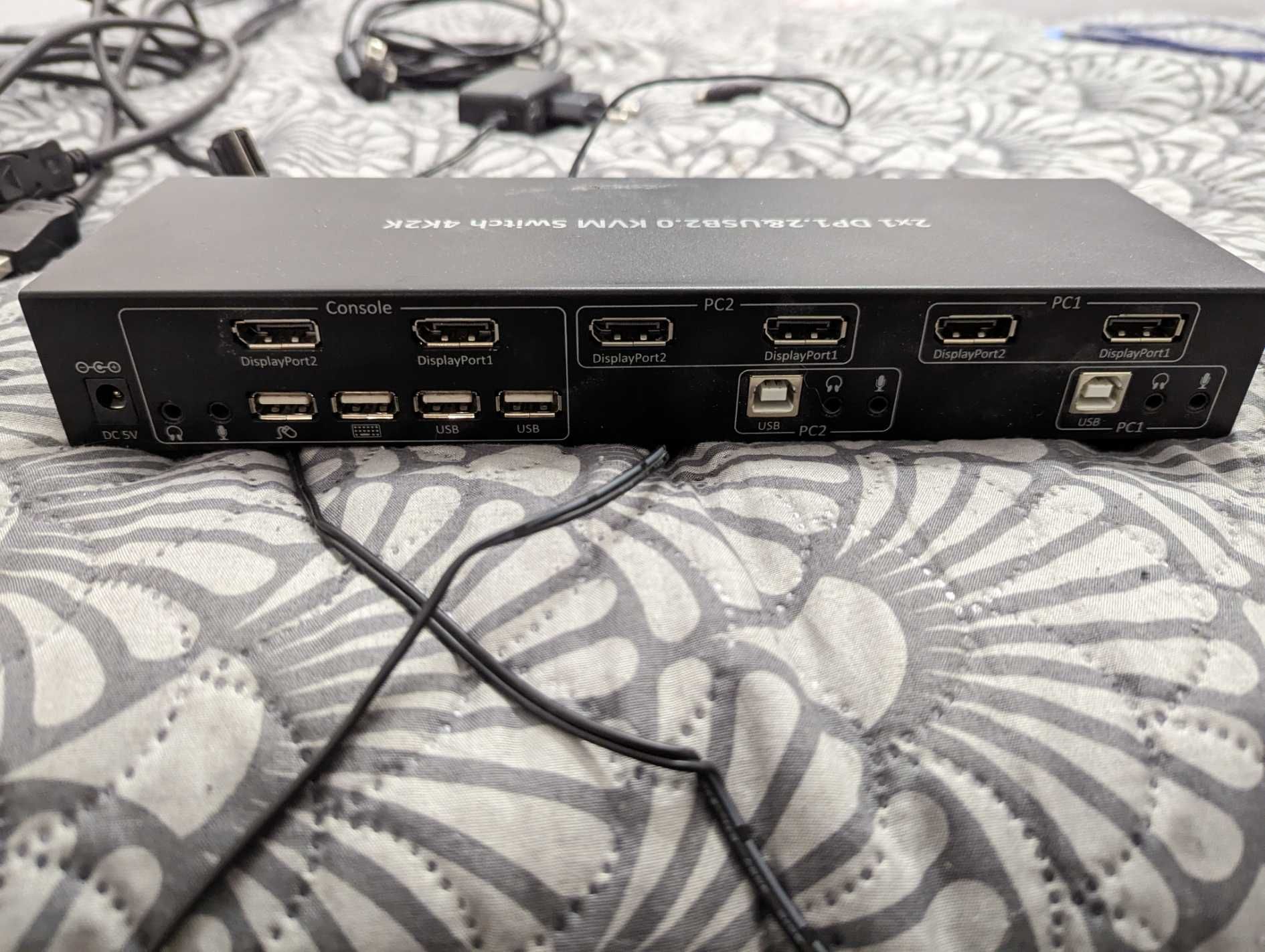 Przełącznik KVM, dwa monitory, dwa komputery, DisplayPort/USB 2x1 4k