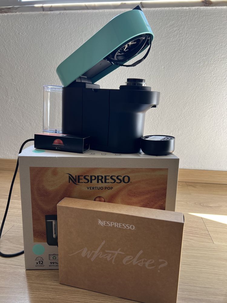 Nespresso Vertuo Pop com cápsulas