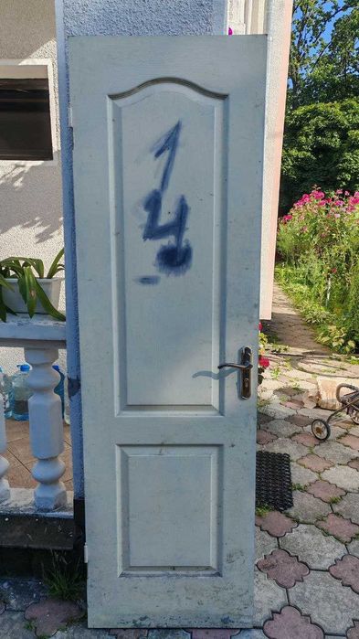 Двері дерев'яні білі