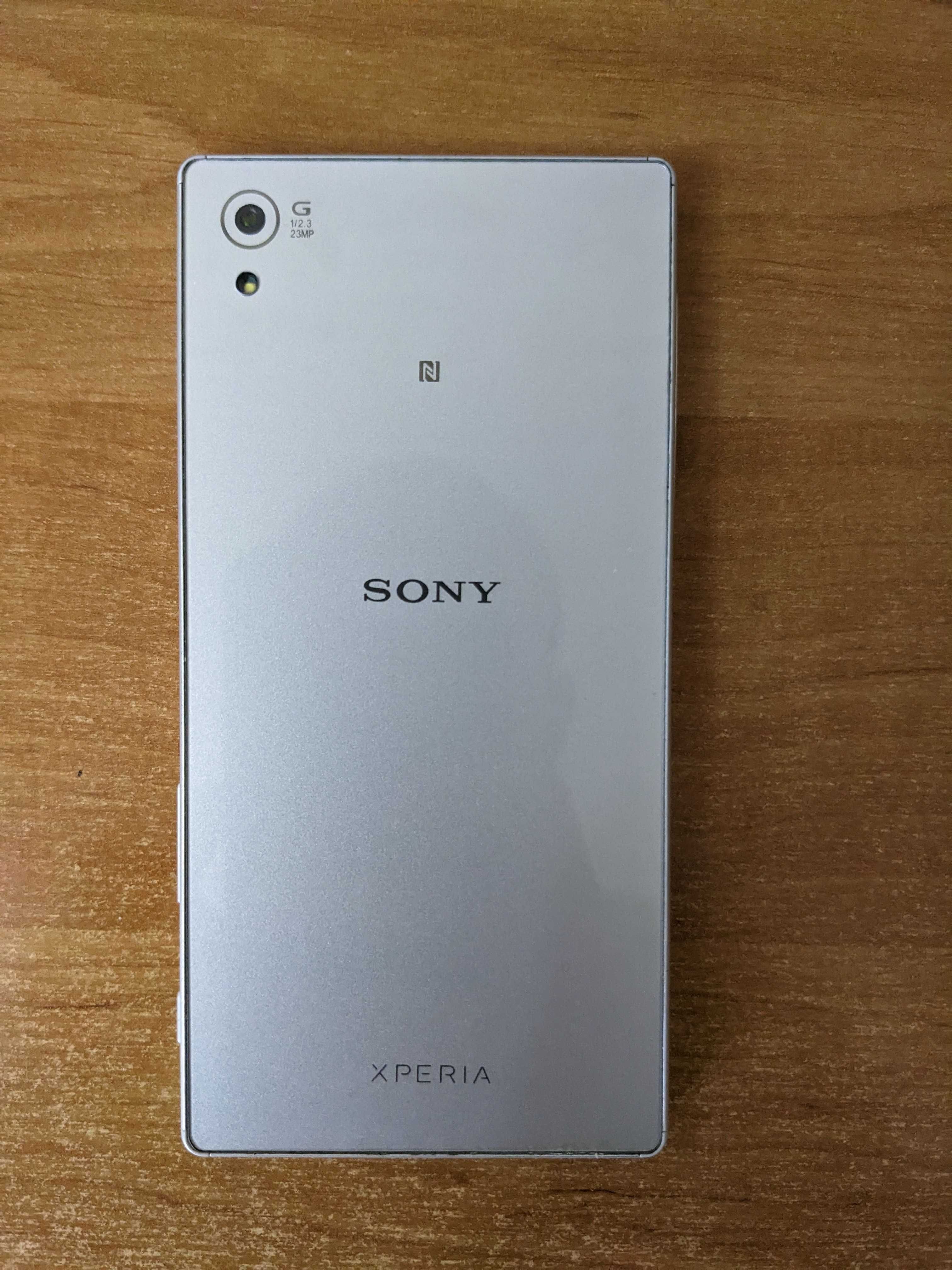 Смартфон Sony Xperia Z5 Dual E6633 с чехлом