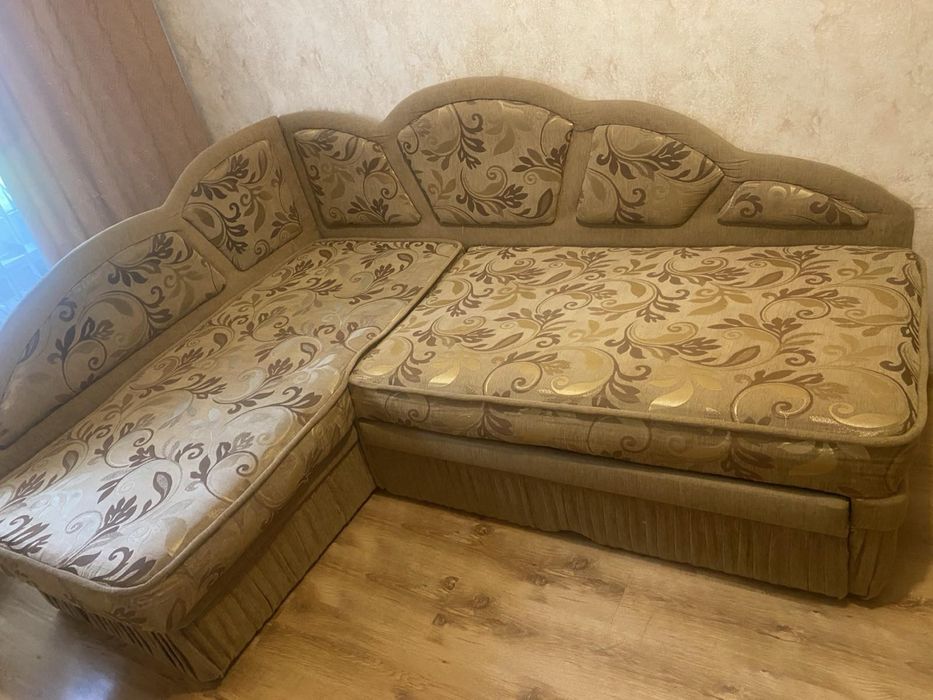 Диван кутовий б/у
