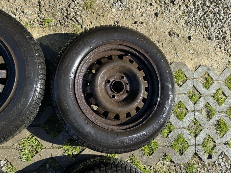 Felgi 4x100 185/65/14 opony zima 23rok Opel Corsa Astra Renault Hyunda