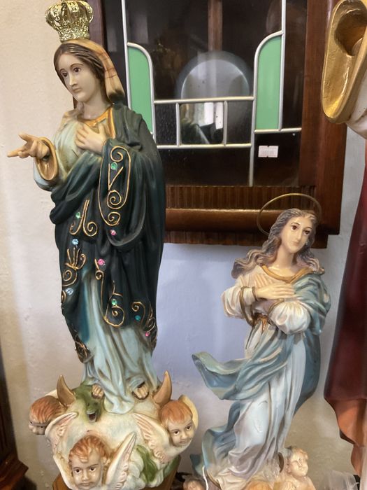 Figuras religiosas peças em resina pintura manual ,discrição abaixo