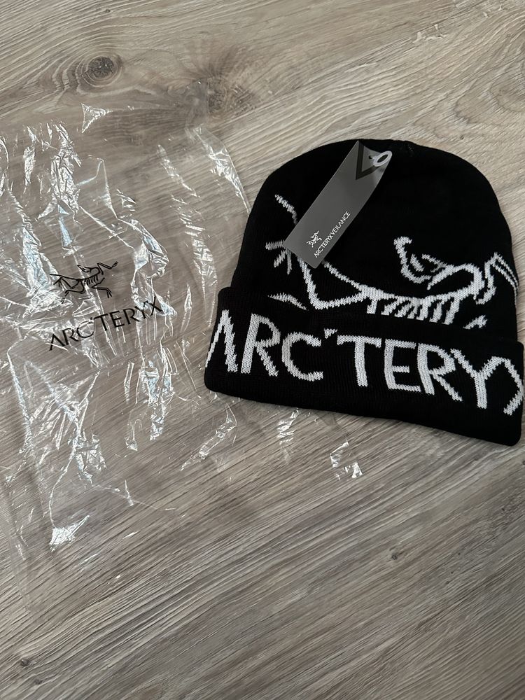 Шапка Arc’teryx чорна