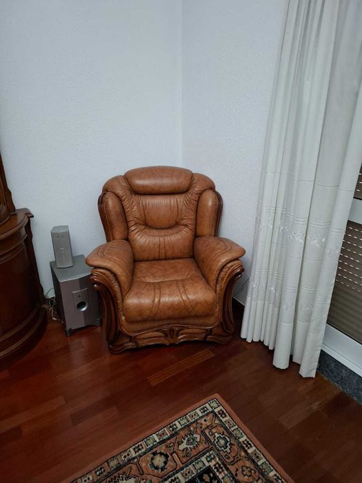Sofás antigos em pele