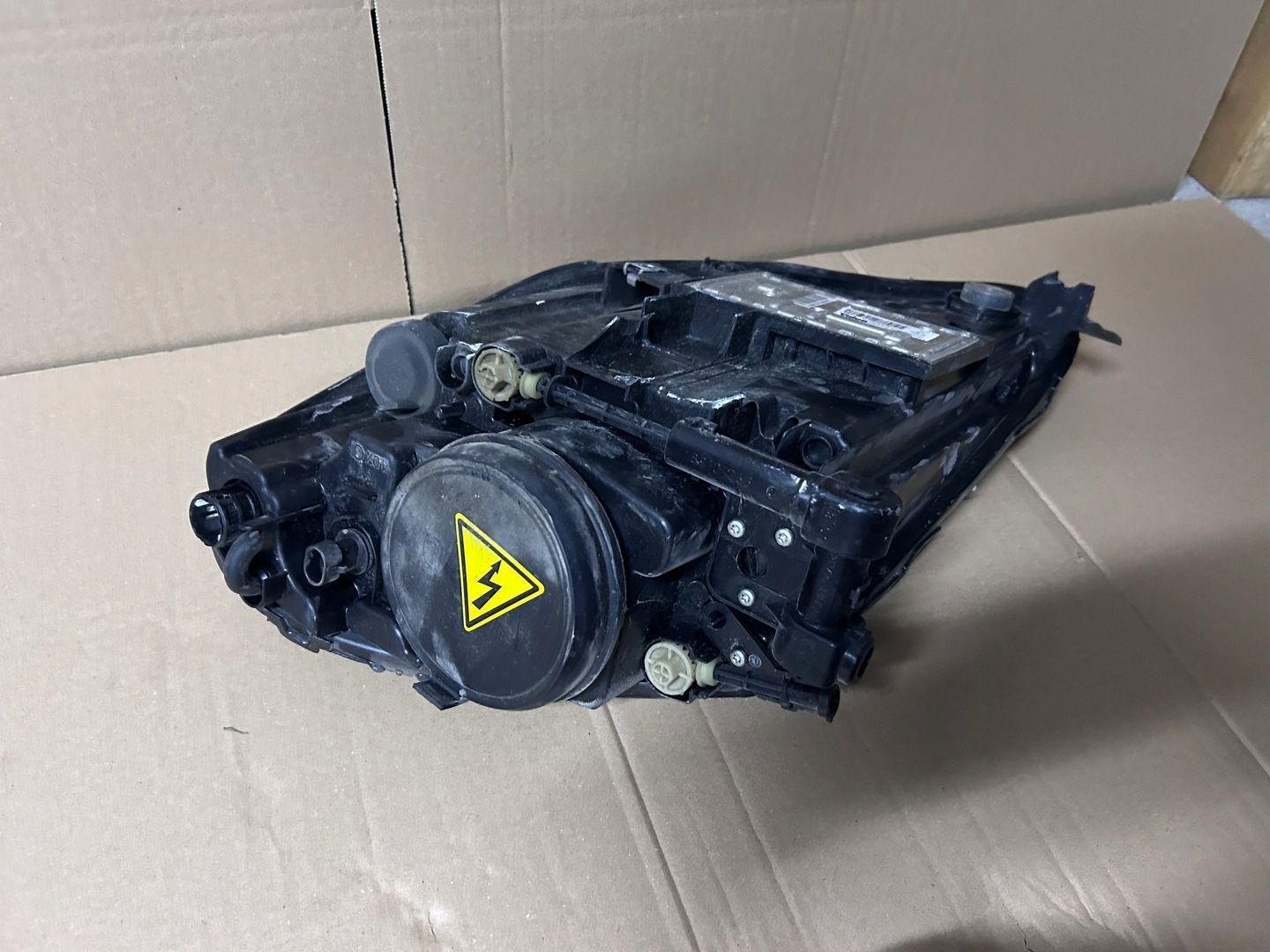 LAMPA FERRARI F430 XENON SPIDER SCUDERIA P67755221