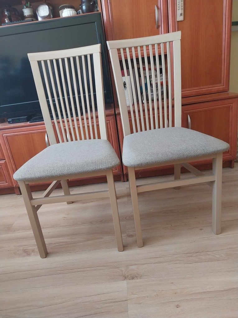 Sprzedam 2 krzesła 150 zł