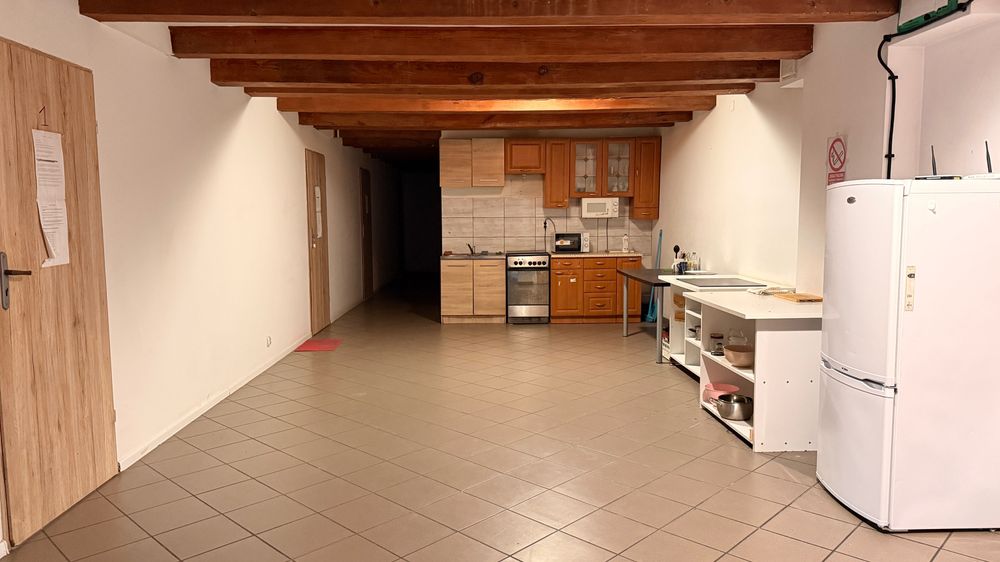 Dom Handlowy w Starym Młynie - Hostel - Hala produkcyjna - Bawialnia