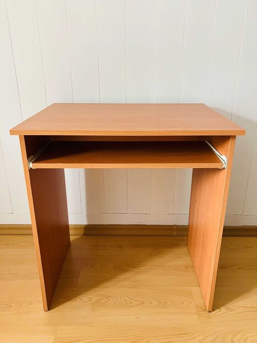 biurko komputerowe kompaktowe 70cm x 70cm x 50cm brązowe stan idealny