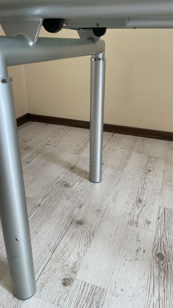 Stół szklany rozkładany