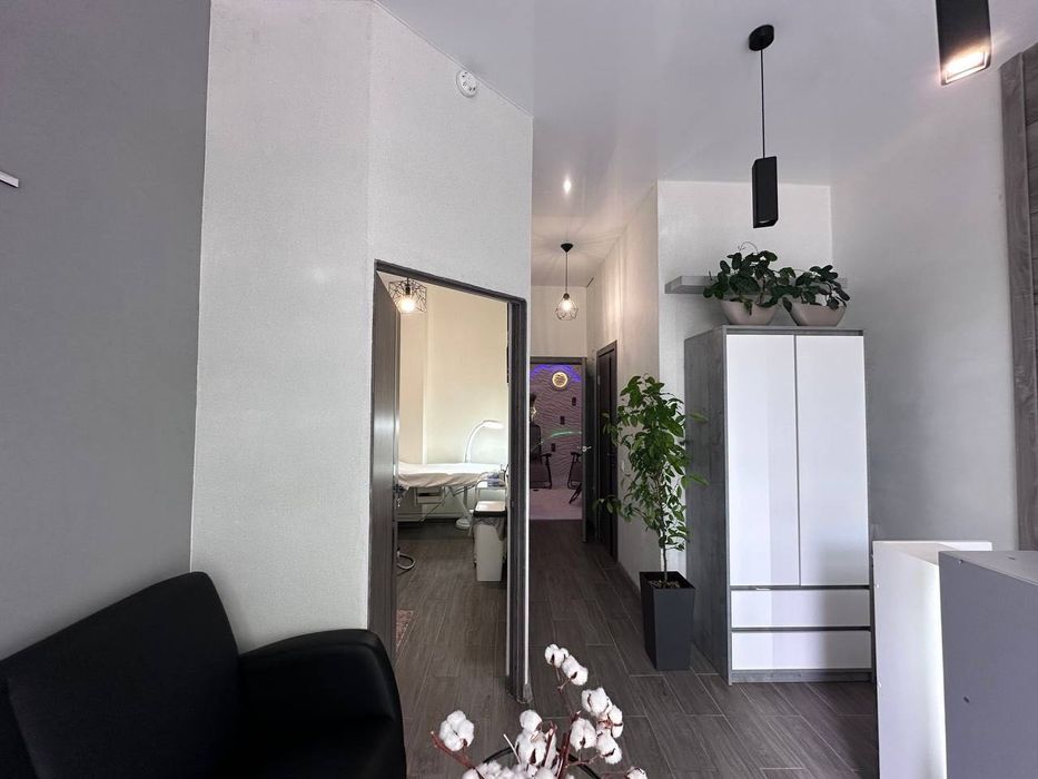 Оренда кімнати під масажний кабінет 22м2,Демнянська,р-н Хуторівка