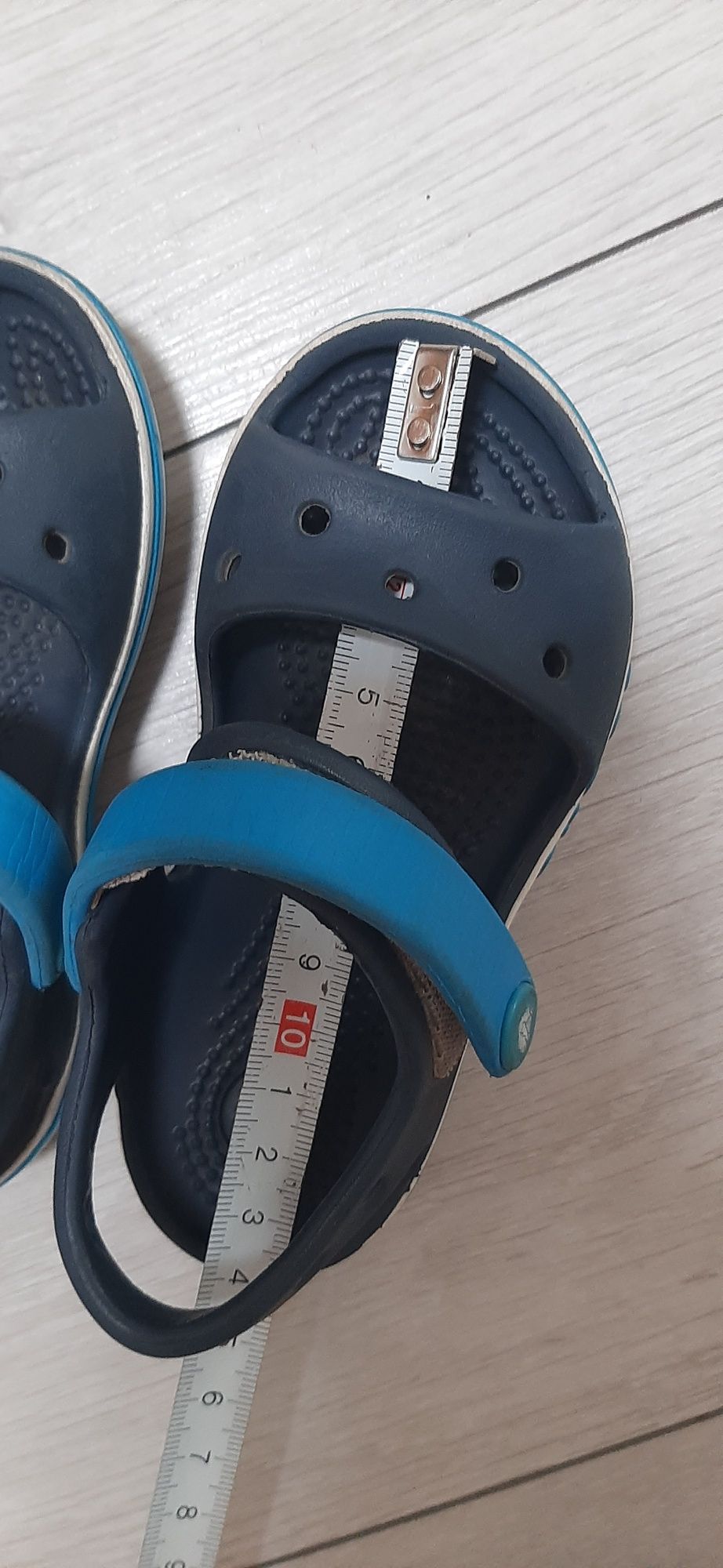 Босоніжки crocs C7 22/23