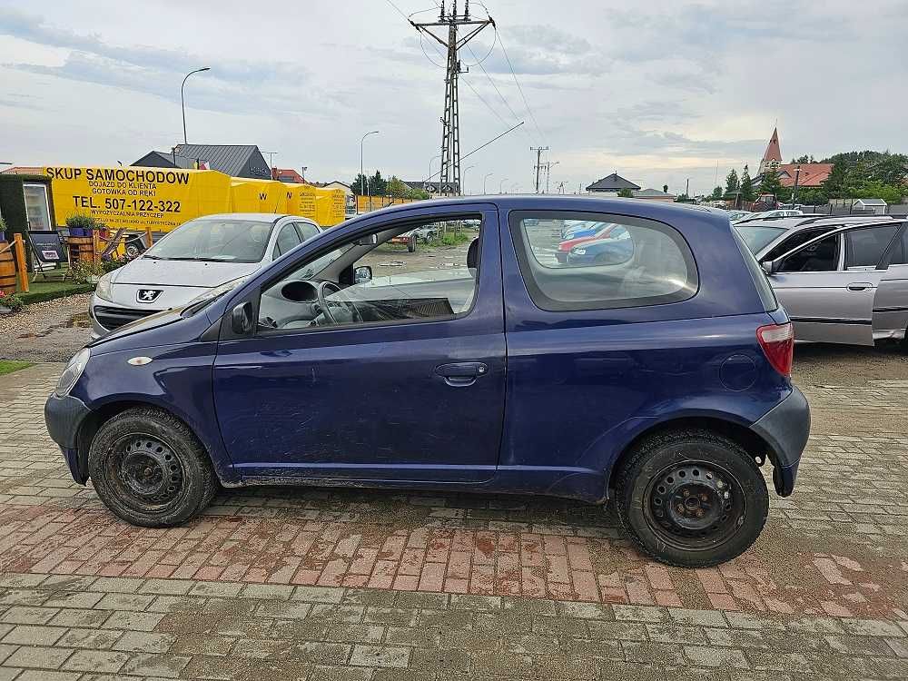 Toyota Yaris 2001r. 1.0 benzyna 68KM/Małe miejskie autko/Opł. Aktualne