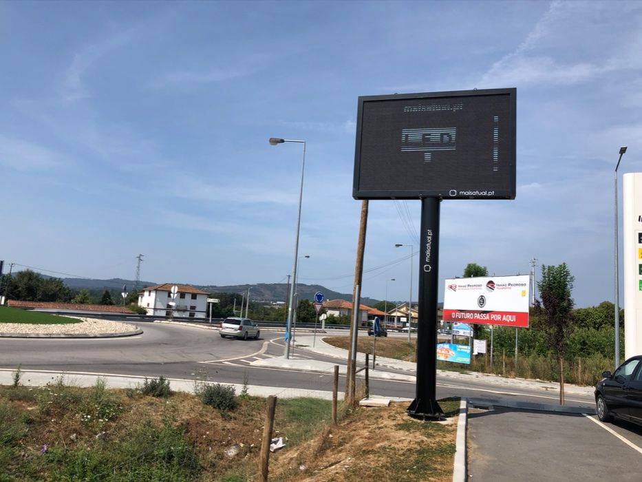 Anuncie em ecrans de led em Braga