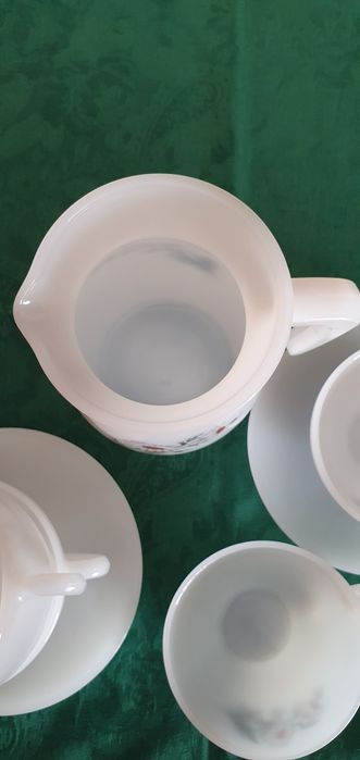 Louça Arcopal com Malmequer